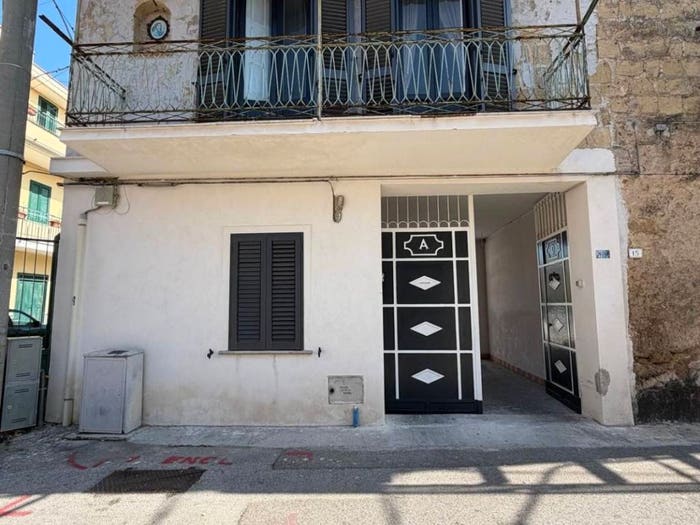 Casa quadrilocale in vendita in Via Fratelli Bandiera, Cesa