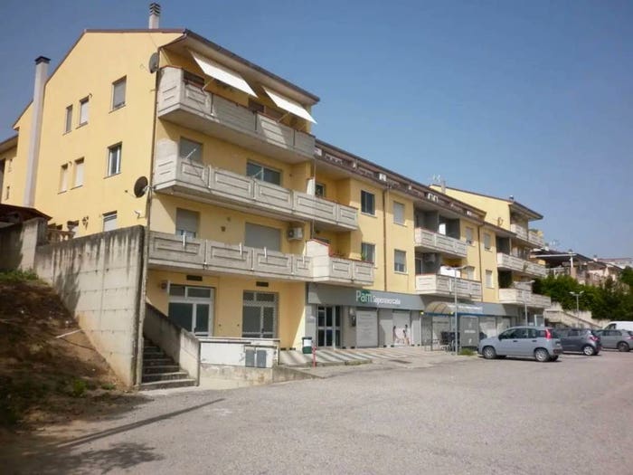 Appartamento con 6 locali in vendita in Via Basilicata, Centro, Guglionesi