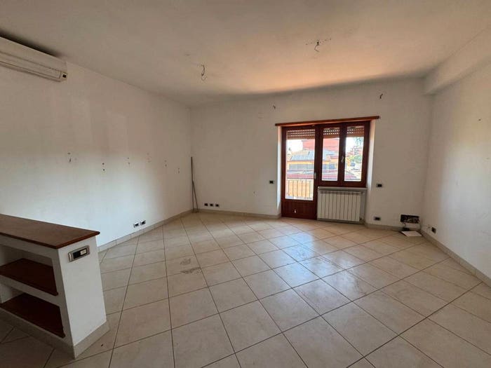 Appartamento trilocale in vendita in Via di Passo Lombardo, Tor Vergata, Roma