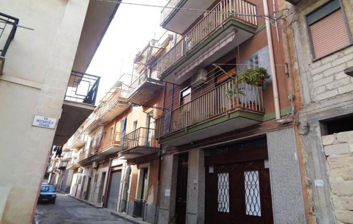 Casa in vendita in Via Giuseppe Parini, Francofonte