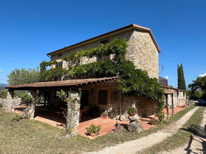 Casa con 6 locali in vendita in località Petrosi, Roccagloriosa