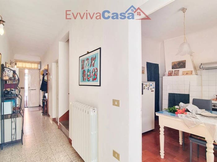 Casa con 6 locali in vendita in Via Giuseppe Garibaldi, Centro, Montefano