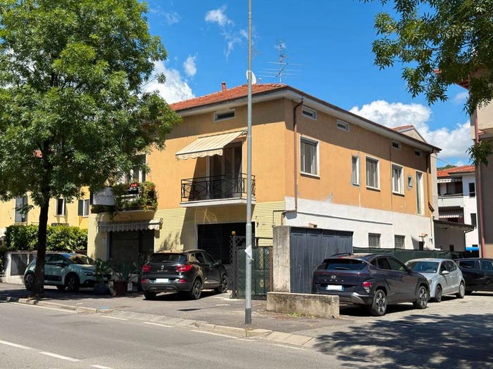 Casa con 6 locali in vendita in Via IV Novembre, Piazza, Gussago