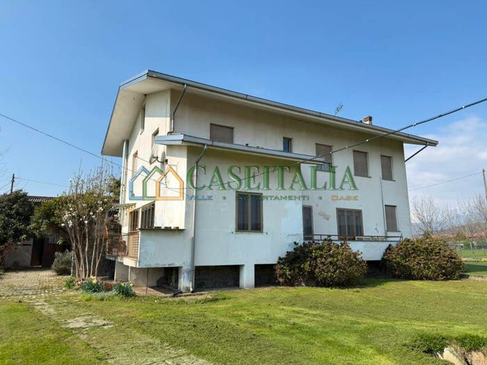 Casa con 6 locali in vendita in Cantone Getto, Ivrea