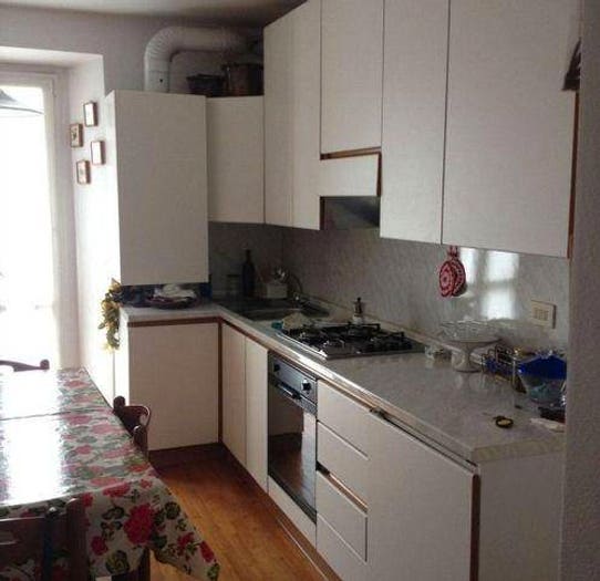 Appartamento bilocale in vendita in Via Alessandro Manzoni, Centro, Carenno