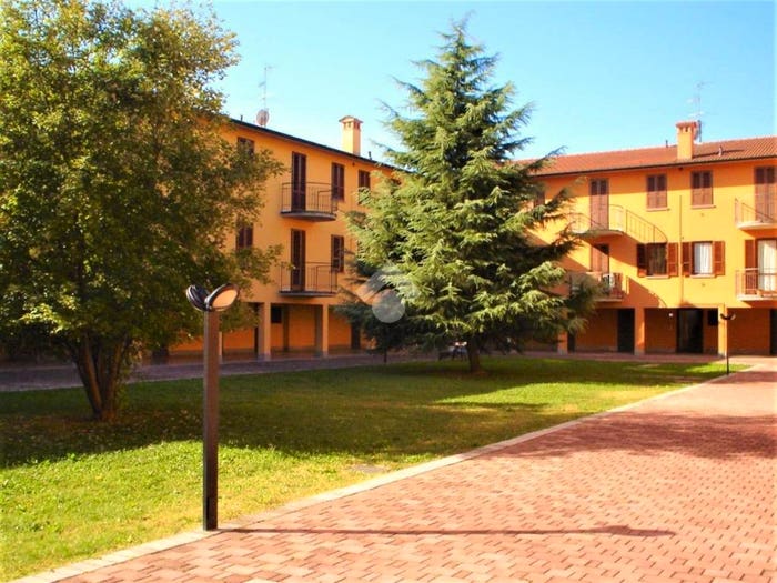 Appartamento trilocale in vendita in Via Tommasone, Centro, Pandino