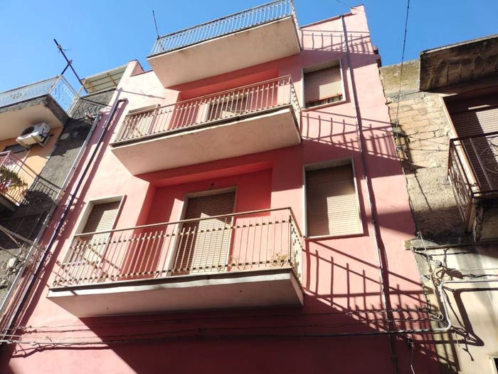Casa con 6 locali in vendita in Via Enrico Toti, Lentini