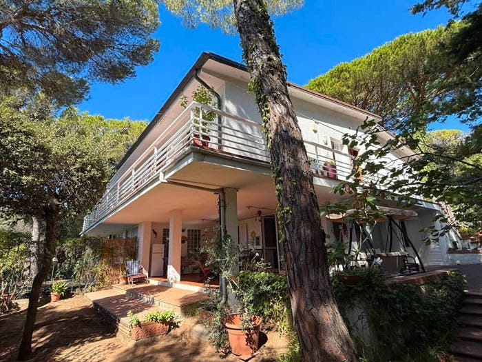 Casa con 6 locali in vendita in Via dei Ginepri, Quercianella, Livorno