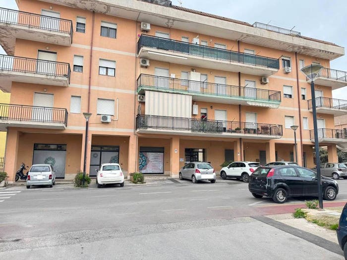 Appartamento trilocale in vendita in Floridia