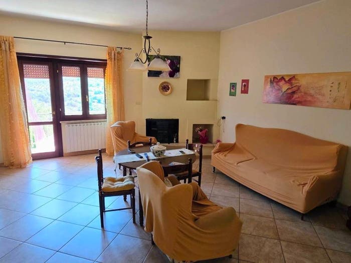 Appartamento con 5 locali in vendita in Via Tiburtina Valeria, Arsoli