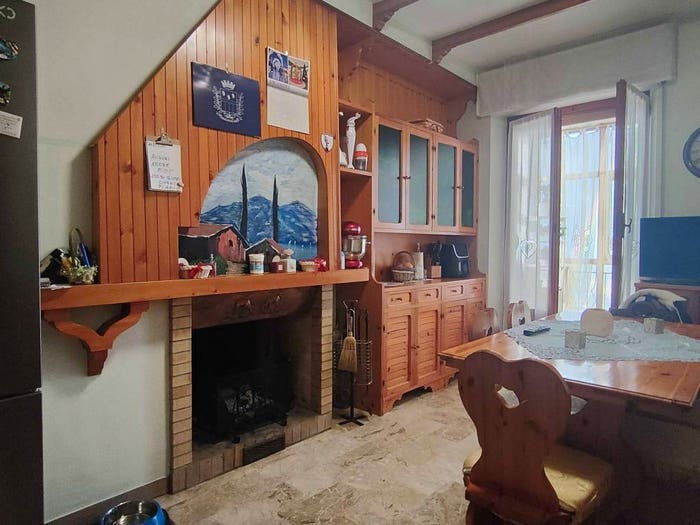 Appartamento con 5 locali in vendita in Via delle Mura, Acquaviva Picena