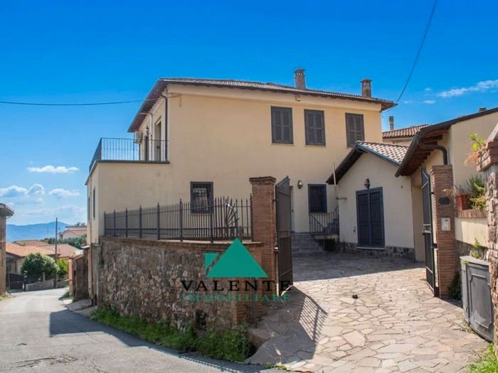 Casa con 6 locali in vendita in Via Madonna dell'Aquila, Centro, Palestrina