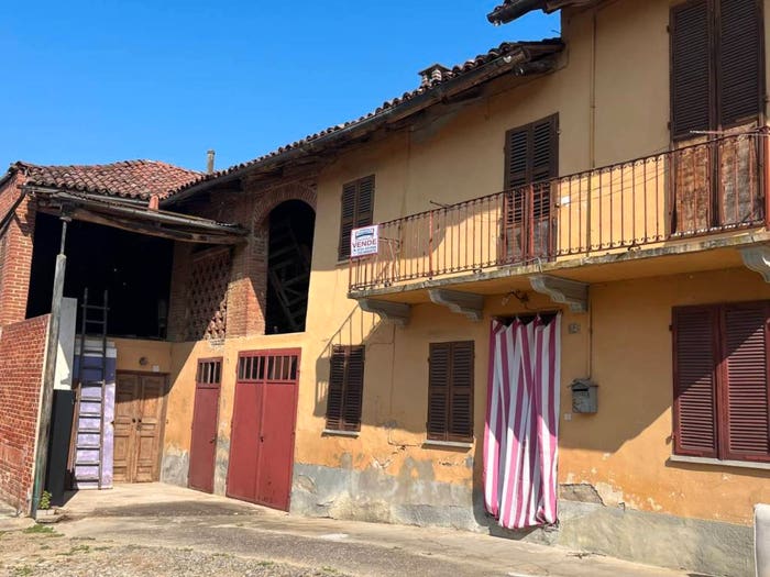 Appartamento con 6 locali in vendita in Frazione Valleandona, Casabianca Valleandona, Asti