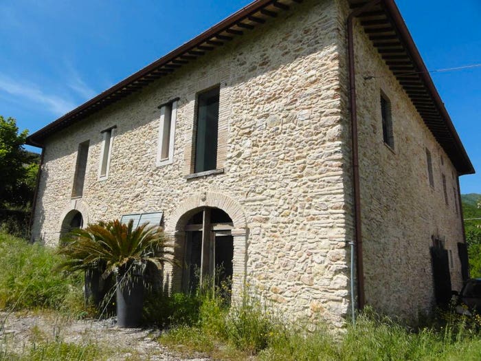 Casa con 6 locali in vendita in Via San Lorenzo, Contigliano