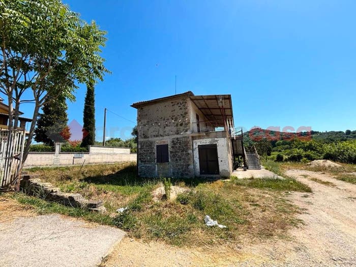 Casa con 6 locali in vendita in Via Prignano di Sopra, Anagni
