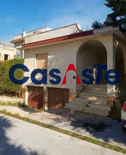 Casa quadrilocale in vendita in Via Beato Annibale Maria di Francia, Trani