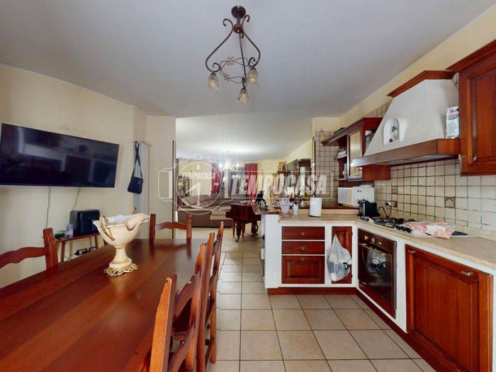 Casa con 5 locali in vendita in Via Giuseppe Verdi, Carinaro
