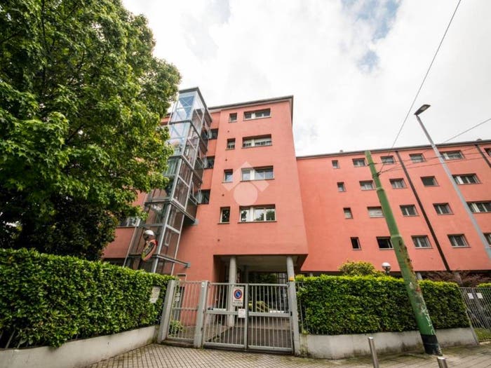 Appartamento trilocale in vendita in Piazzale Gabriele Rosa, Corvetto, Milano