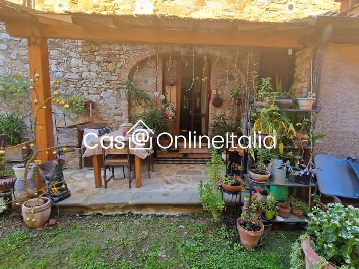 Appartamento quadrilocale in vendita in Strada Provinciale delle Badesse Castellina in Chianti SI, Castellina in Chianti