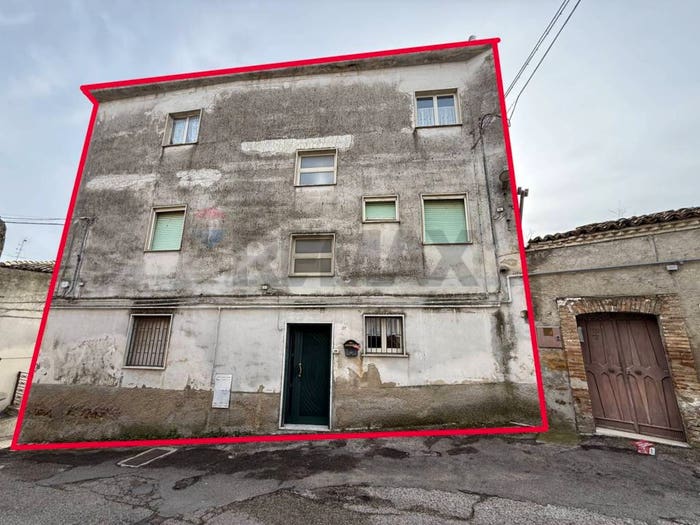 Casa con 5 locali in vendita in VIA CHIESA, Grassano