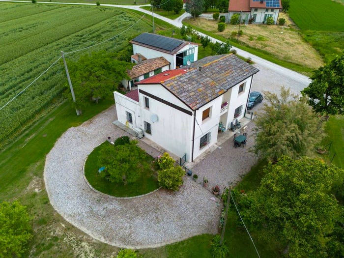 Casa con 5 locali in vendita in Via Argine Cagnetto, Bondeno