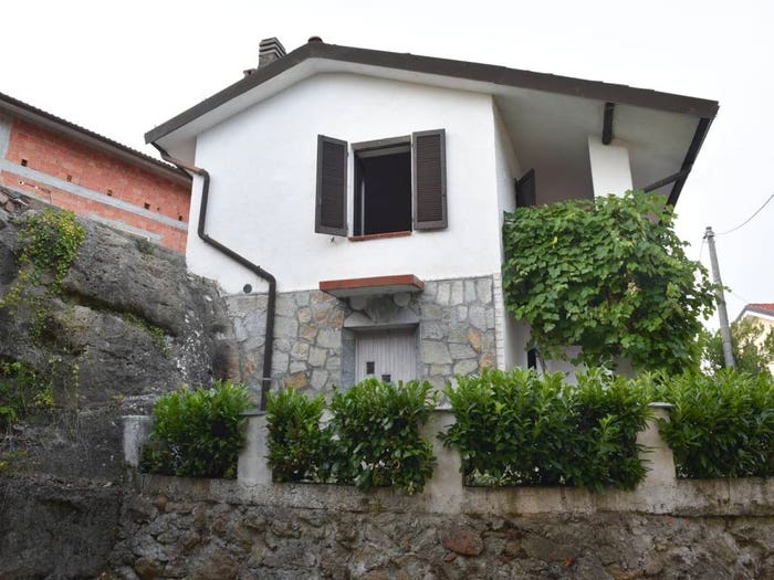 Appartamento quadrilocale in vendita in Località Camponuovo, Camponuovo, Roccavignale