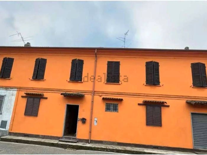 Casa con 6 locali in vendita in Via Maestra, Celpenchio, Cozzo