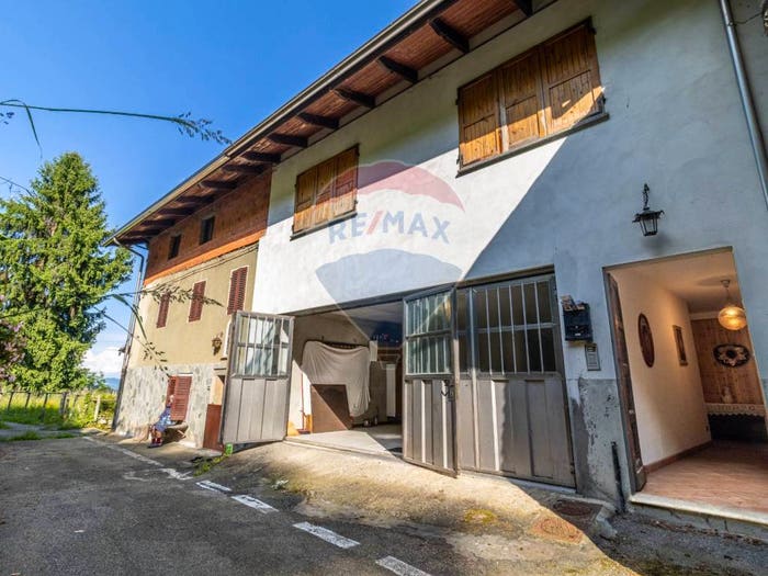 Casa con 6 locali in vendita in Frazione Sella, Veglio