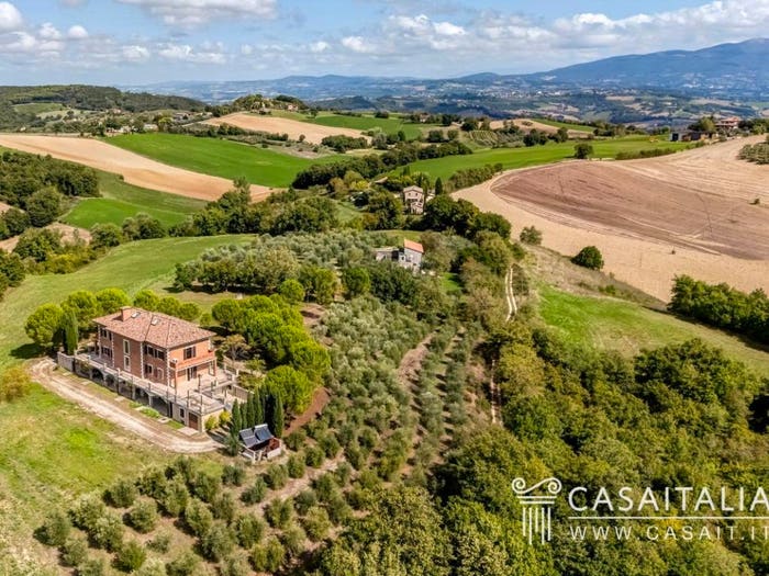 Casa con 6 locali in vendita in Via del Piano, Centro, Avigliano Umbro