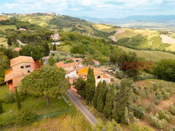 Appartamento quadrilocale in vendita in Via della Pieve, Casale Marittimo