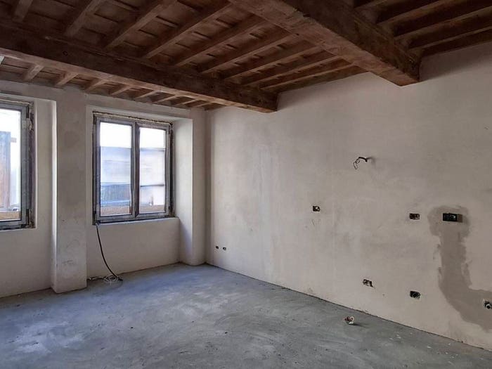 Appartamento quadrilocale in vendita in Piazza San Francesco, Centro Storico San Francesco, Prato