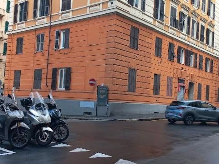 Appartamento trilocale in vendita in Via Montevideo, Foce, Genova