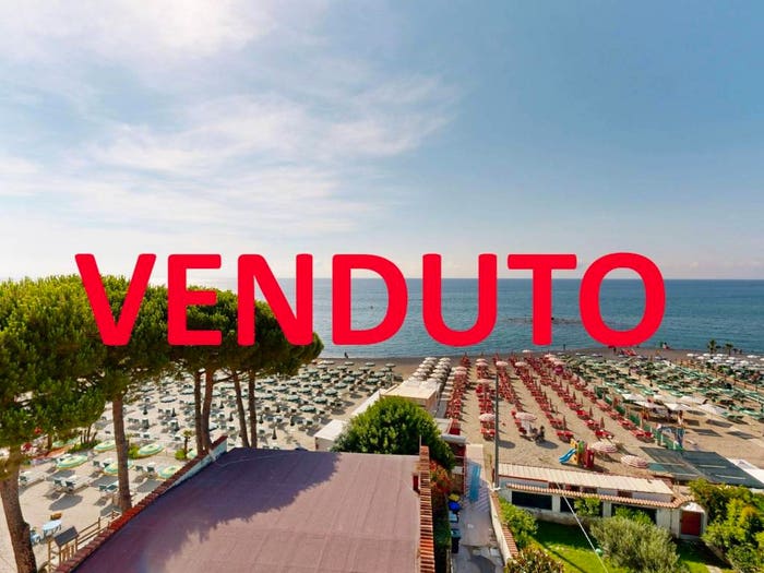 Casa trilocale in vendita in Via dei Gerani, Centro, Diano Marina