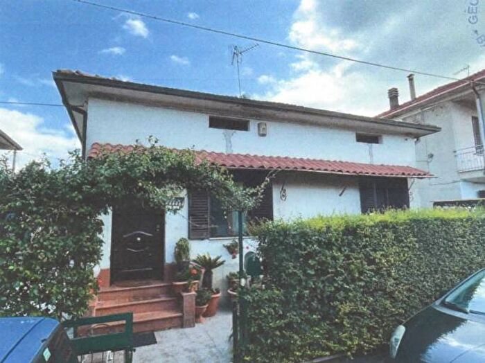 Appartamento trilocale in vendita in VIA MARZO, Tavernelle, Panicale