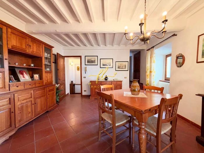 Casa con 6 locali in vendita in Via Castello, Pomarance