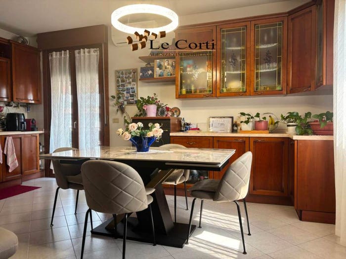 Appartamento trilocale in vendita in Via Giulio Pontedera, Centro, Lonigo