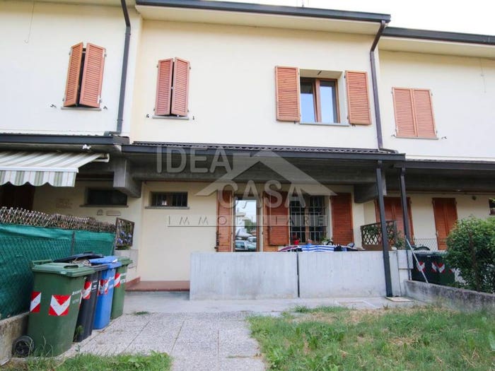 Casa quadrilocale in vendita in Via Antonio Diliberto, Centro, Mirandola
