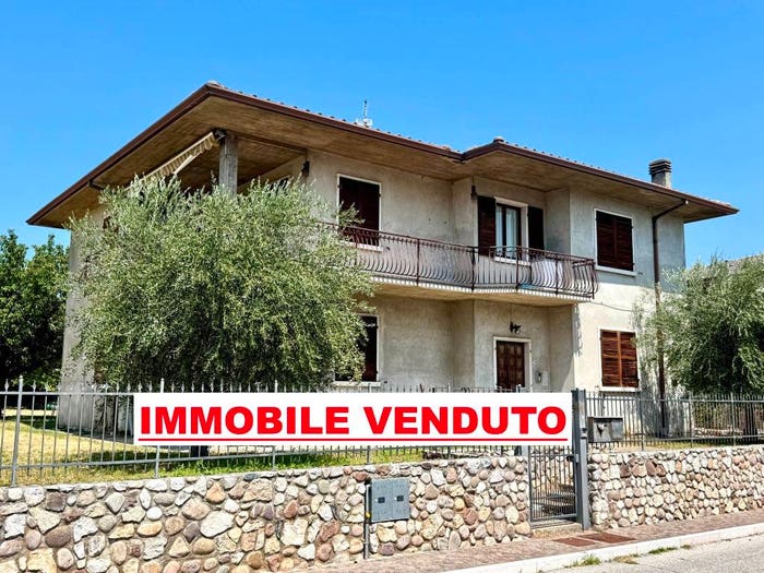 Casa con 6 locali in vendita in Via Vigo, Centro, Rivoli Veronese