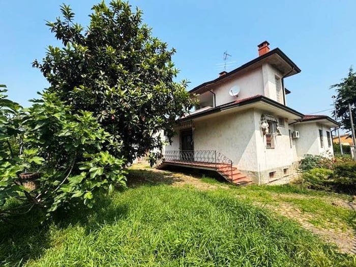 Casa con 5 locali in vendita in Via Cerreto Superiore, Centro, Casteggio
