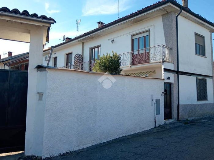 Casa quadrilocale in vendita in Via montenero, Virle Piemonte