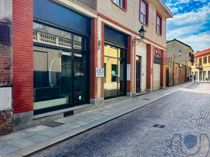 Casa con 6 locali in vendita in via Guglielmo Marconi, Centro Storico, Chieri