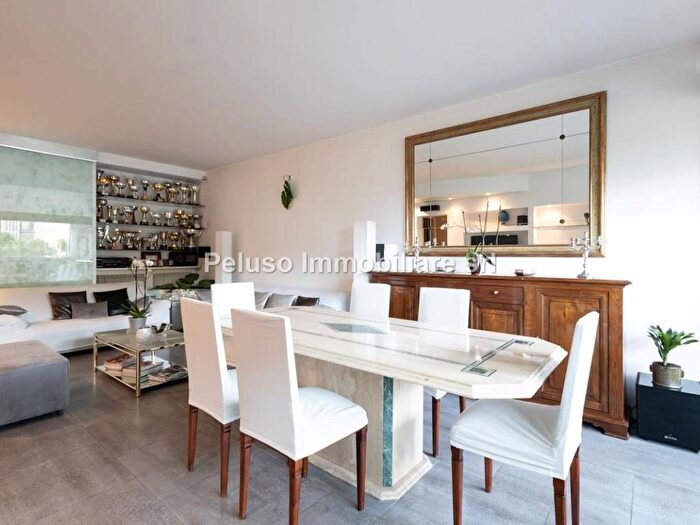 Appartamento quadrilocale in vendita in Via Valentino Mazzola, Roma, Roma