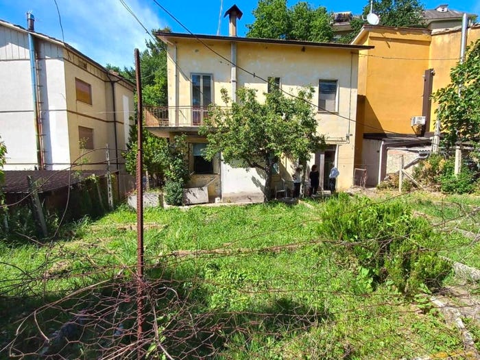 Casa con 6 locali in vendita in Via Selva, Centro, Montappone