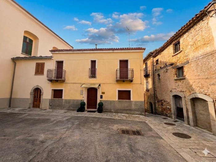 Casa con 6 locali in vendita in Largo Annunziata, Centro, San Giuliano del Sannio