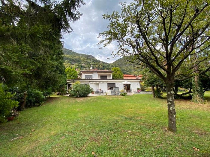 Casa con 6 locali in vendita in Vicolo Canonica, Centro, Porlezza