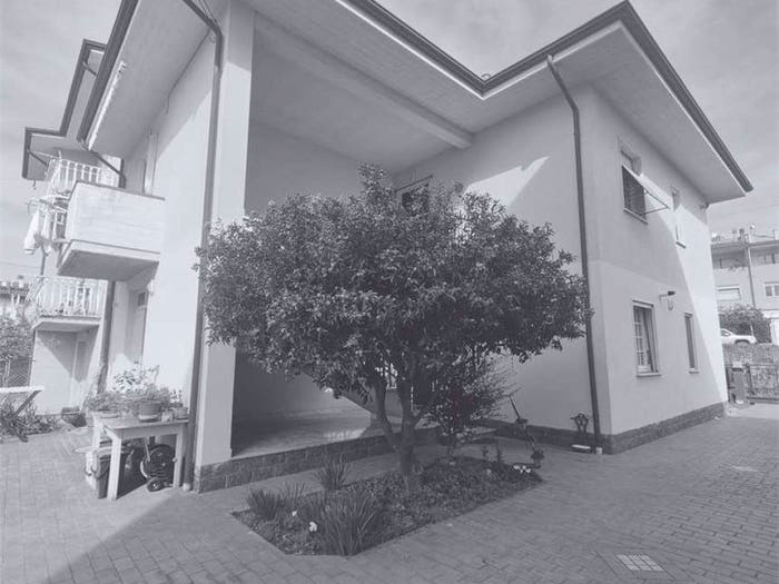 Casa con 6 locali in vendita in via luni, Ameglia