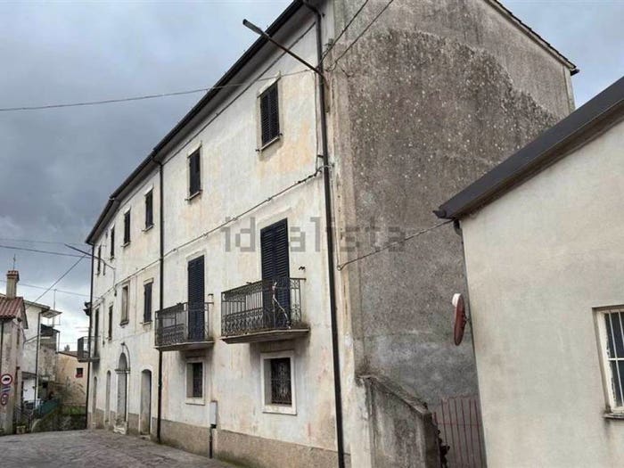 Casa con 6 locali in vendita in Via della Repubblica, Centro, Santo Stefano di Rogliano