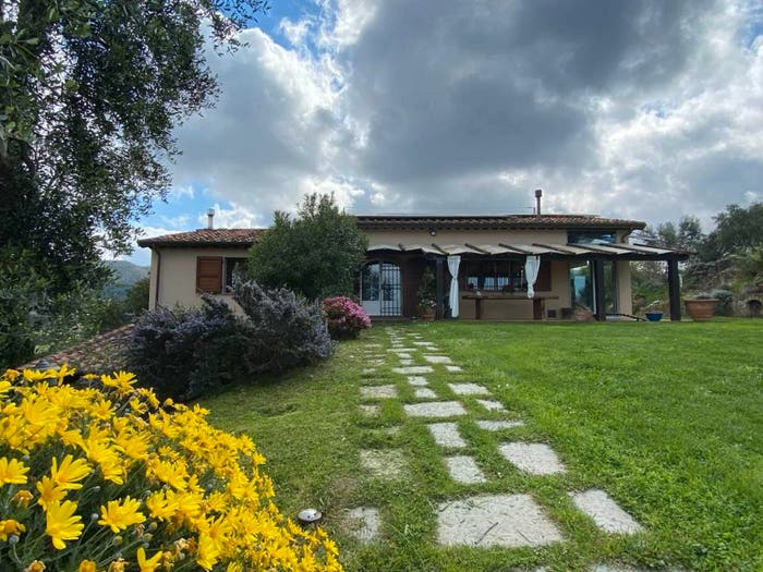 Casa con 6 locali in vendita in Castagneto Carducci
