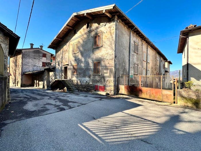 Appartamento con 6 locali in vendita in Via Fontana Vecchia, Centro, Fino del Monte