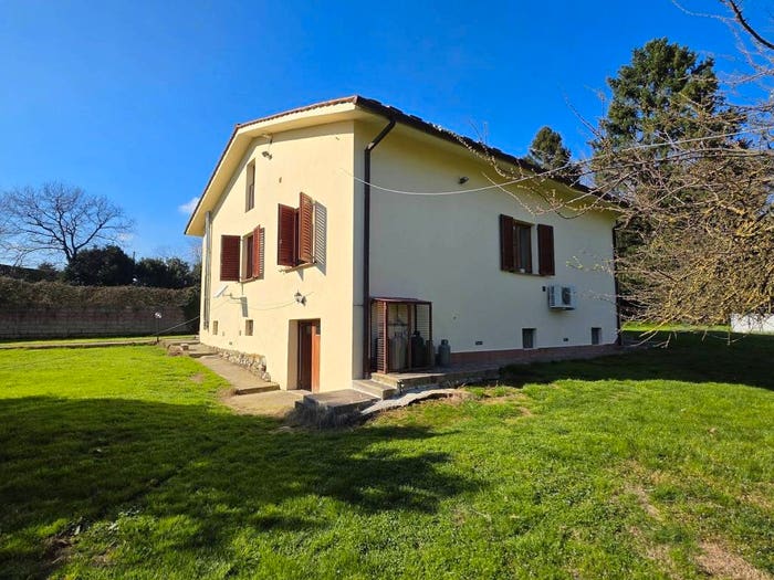 Casa con 6 locali in vendita in Via Chiesa, Centro, Marliana